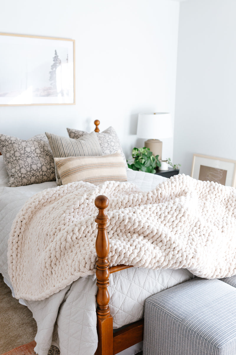 Chunky Knit Throw Blanket - Apothecary Co.