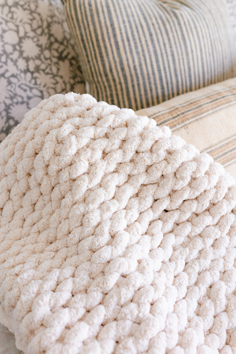 Chunky Knit Throw Blanket - Apothecary Co.